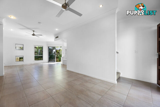 3/5 Ashbourne Terrace BIGGERA WATERS QLD 4216