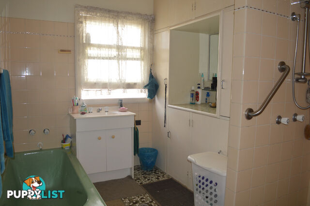 6 Wilson Street LABRADOR QLD 4215