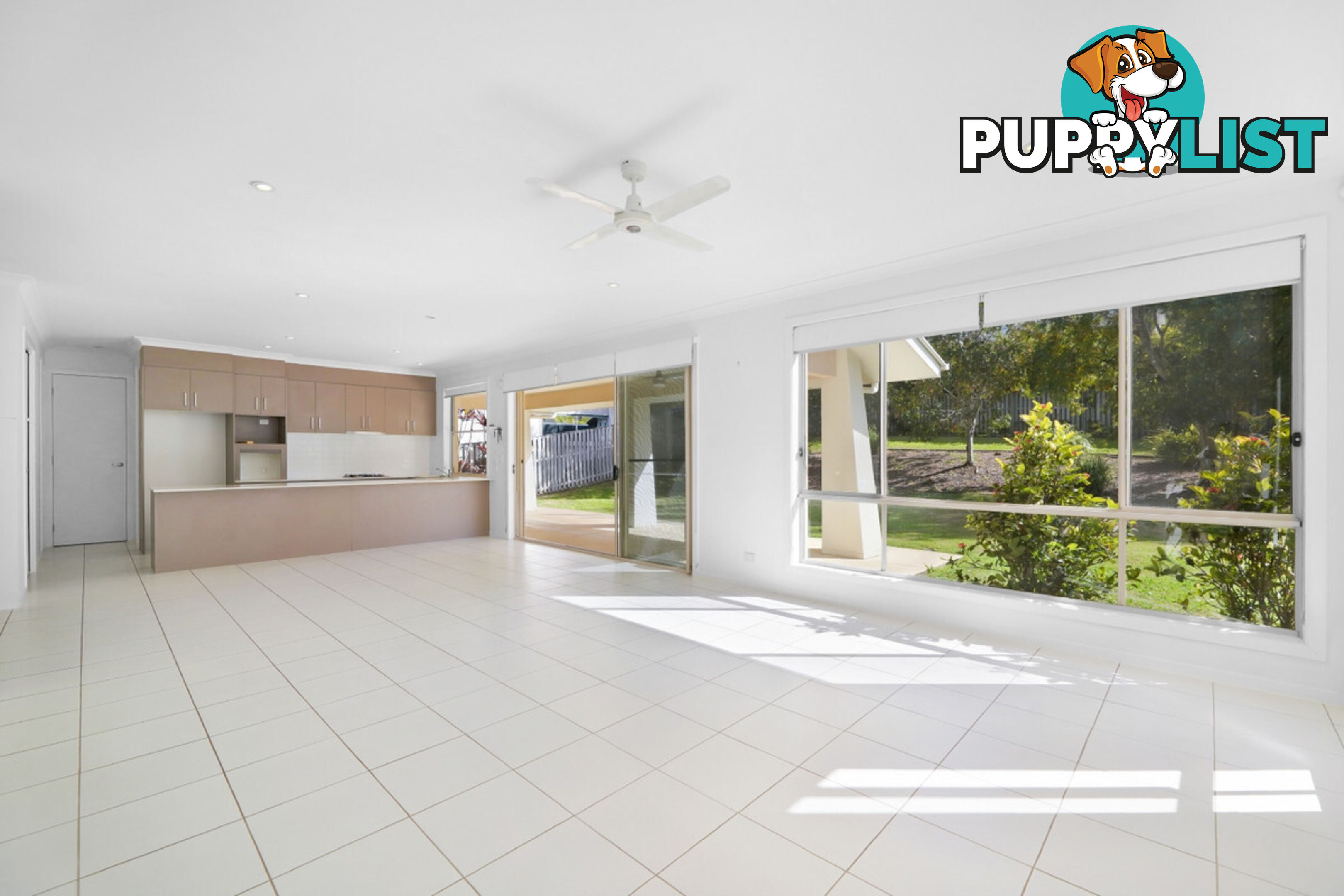 10 Benecia Avenue COOMERA WATERS QLD 4209