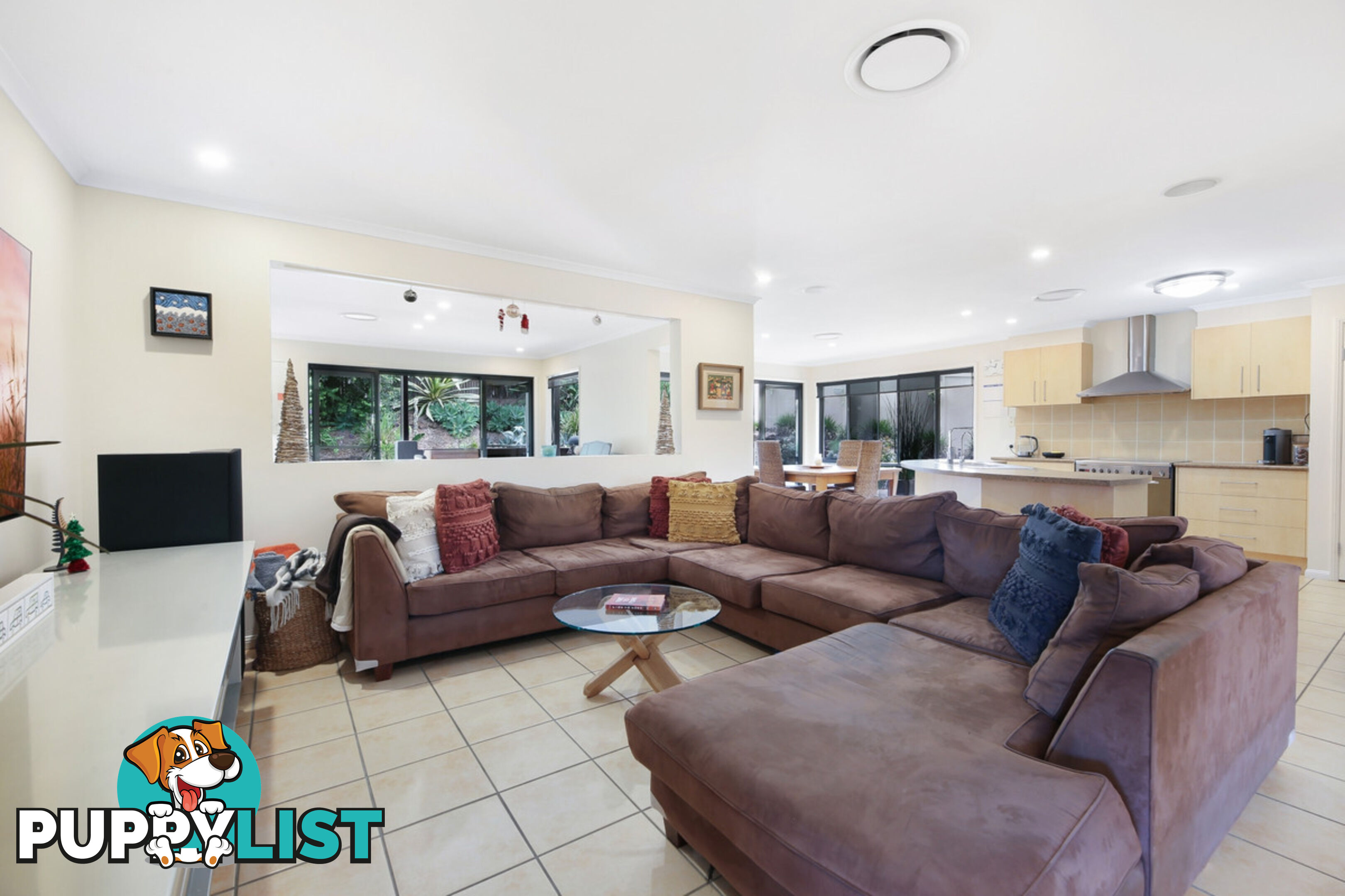 11 Petworth Court ARUNDEL QLD 4214