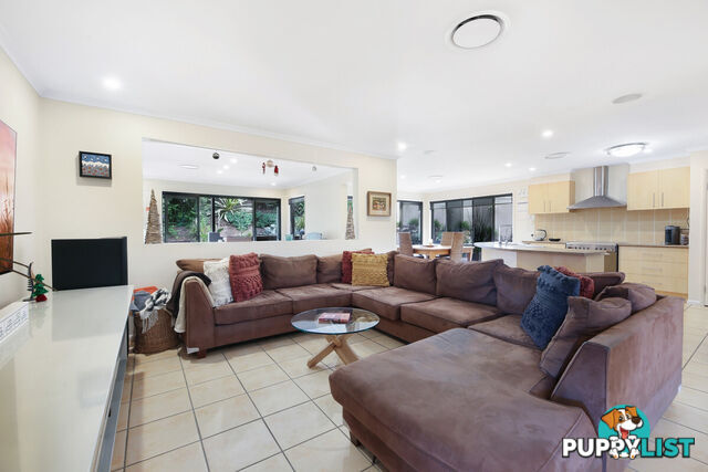 11 Petworth Court ARUNDEL QLD 4214