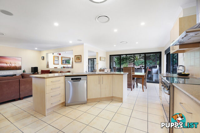 11 Petworth Court ARUNDEL QLD 4214