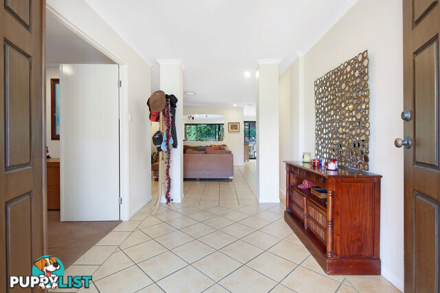 11 Petworth Court ARUNDEL QLD 4214