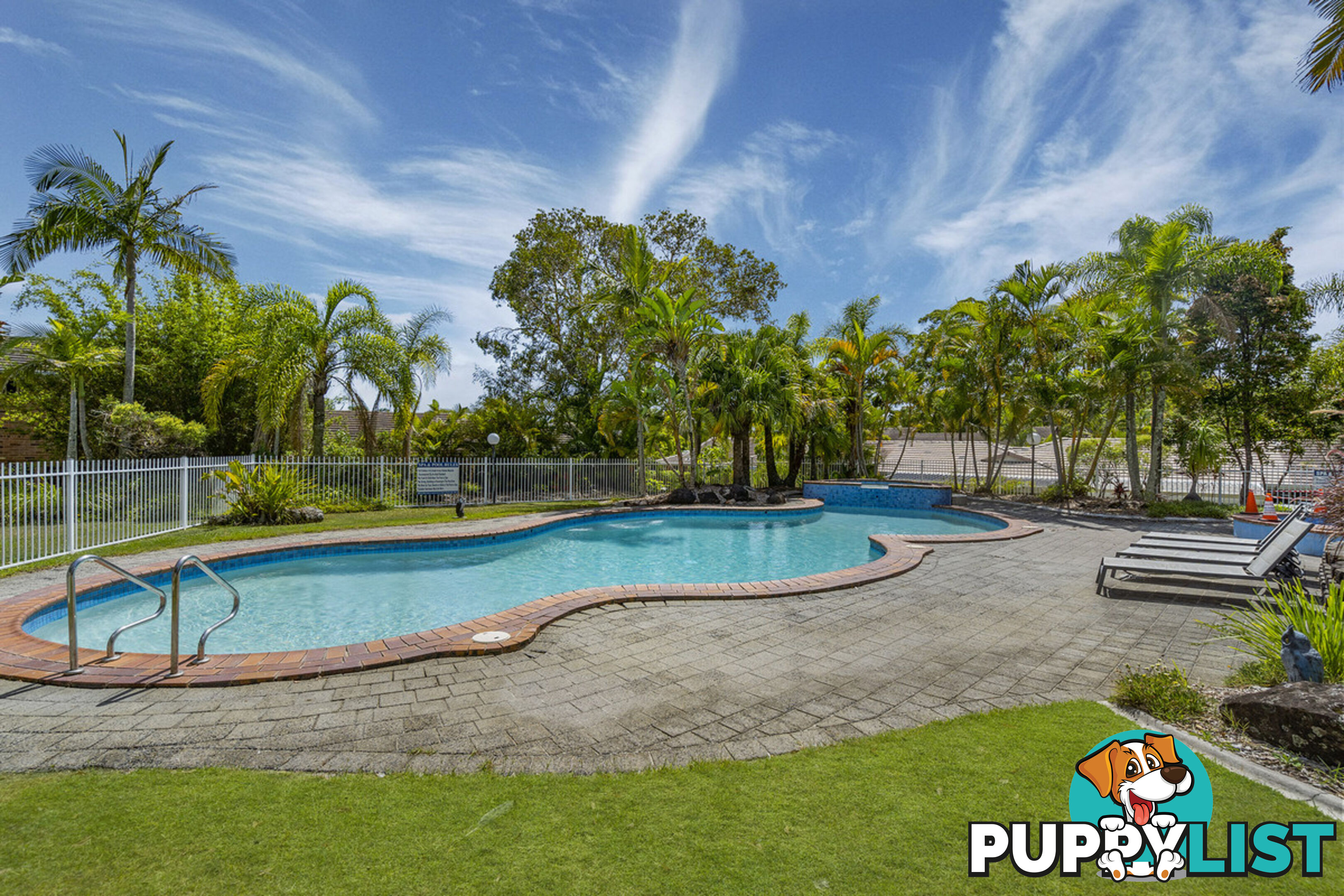 33 Edmund Rice Drive SOUTHPORT QLD 4215