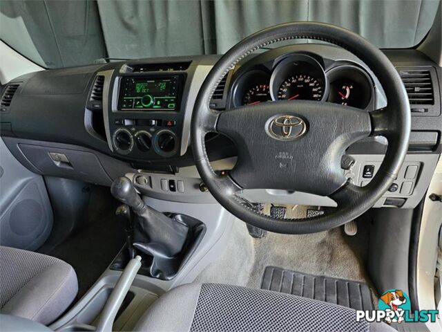 2005 TOYOTA HILUX SR5 KUN26R X CAB P/UP