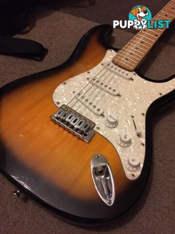 1980's Concise Stratocaster Guitar / lovely sound / Maple neck /