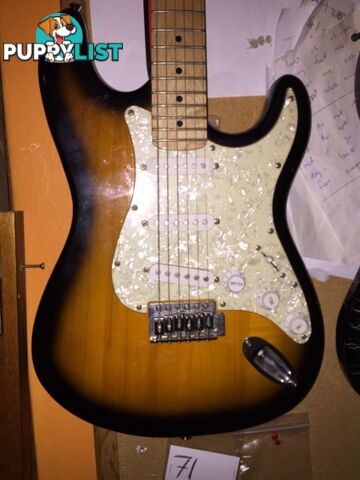 1980's Concise Stratocaster Guitar / lovely sound / Maple neck /