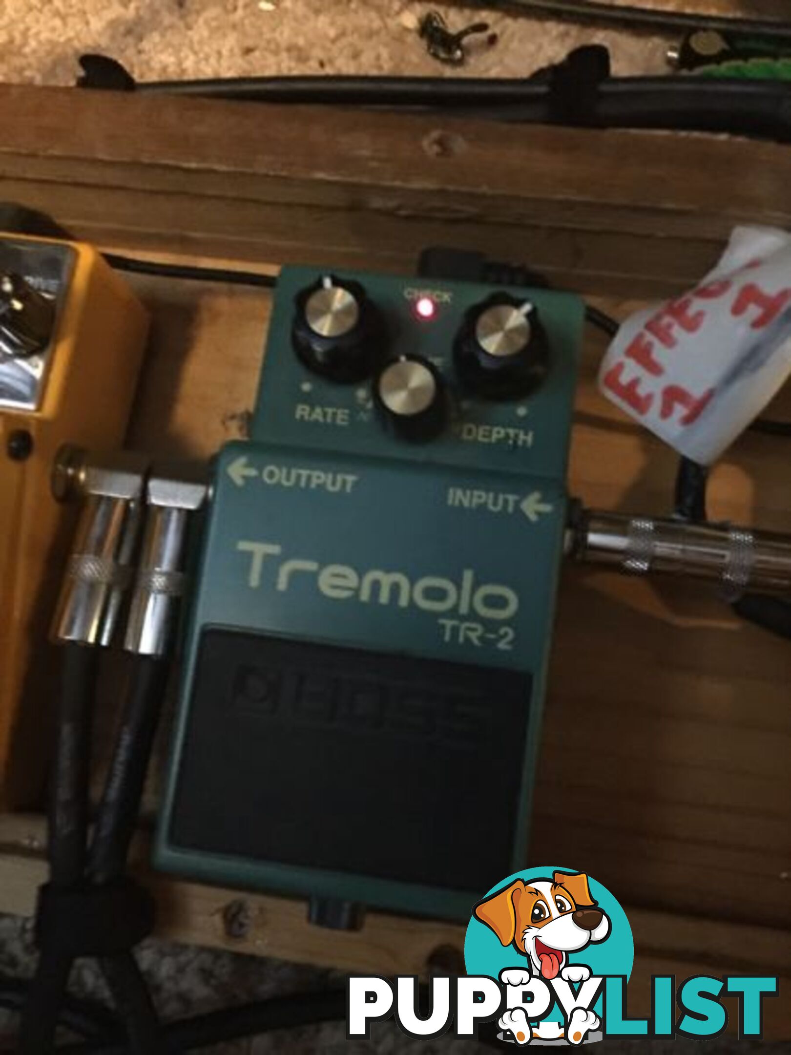 BOSS TR-2 TREMOLO - Guitar Effect pedal in Box / SWAP?