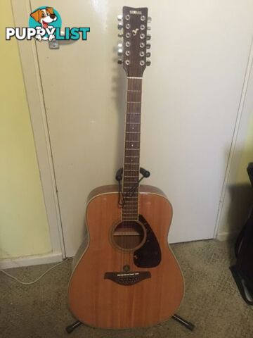 Yamaha 12 String Guitar - sounds amazing! New strings