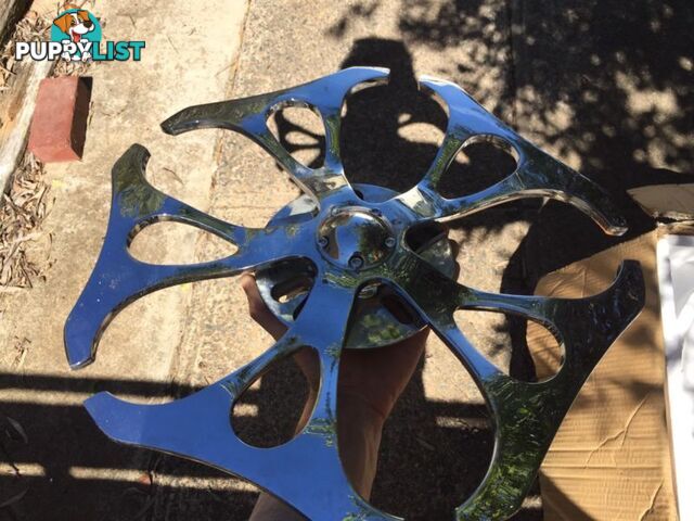 Rare 20" Wheel Spinners / chrome / show / bling / USA / bolt on