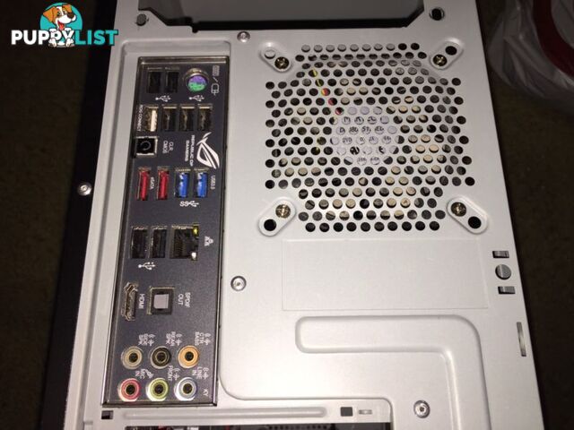 i5-2500k & Asus maximus 5 gene z & blue ray in a case. Parts