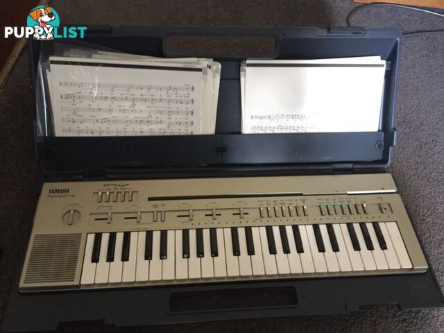 RARE Yamaha PortaSound PC-100 / keyboard / magnetic cards