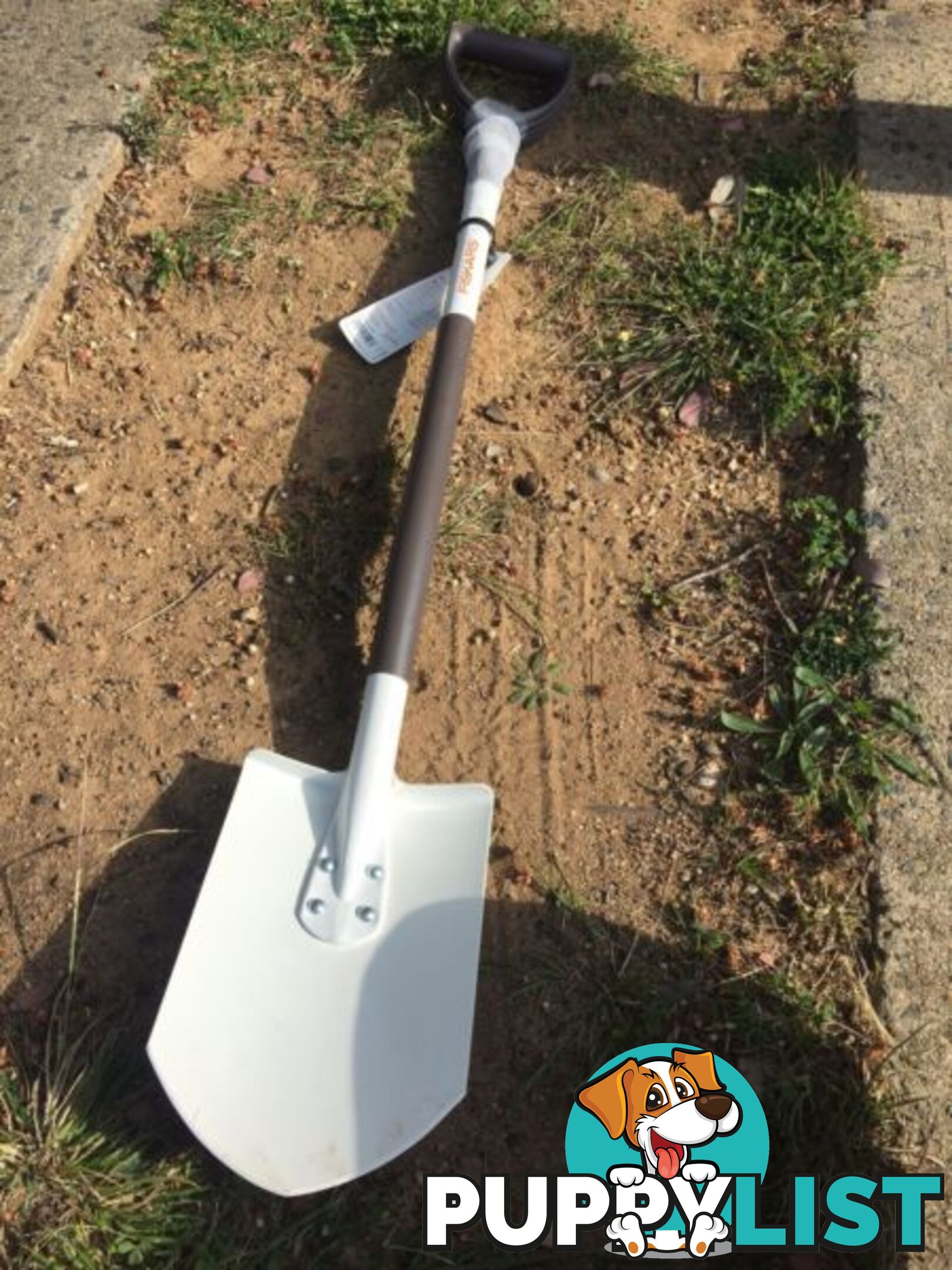 Fiskars Shovel new cost 140$ /OFFERS