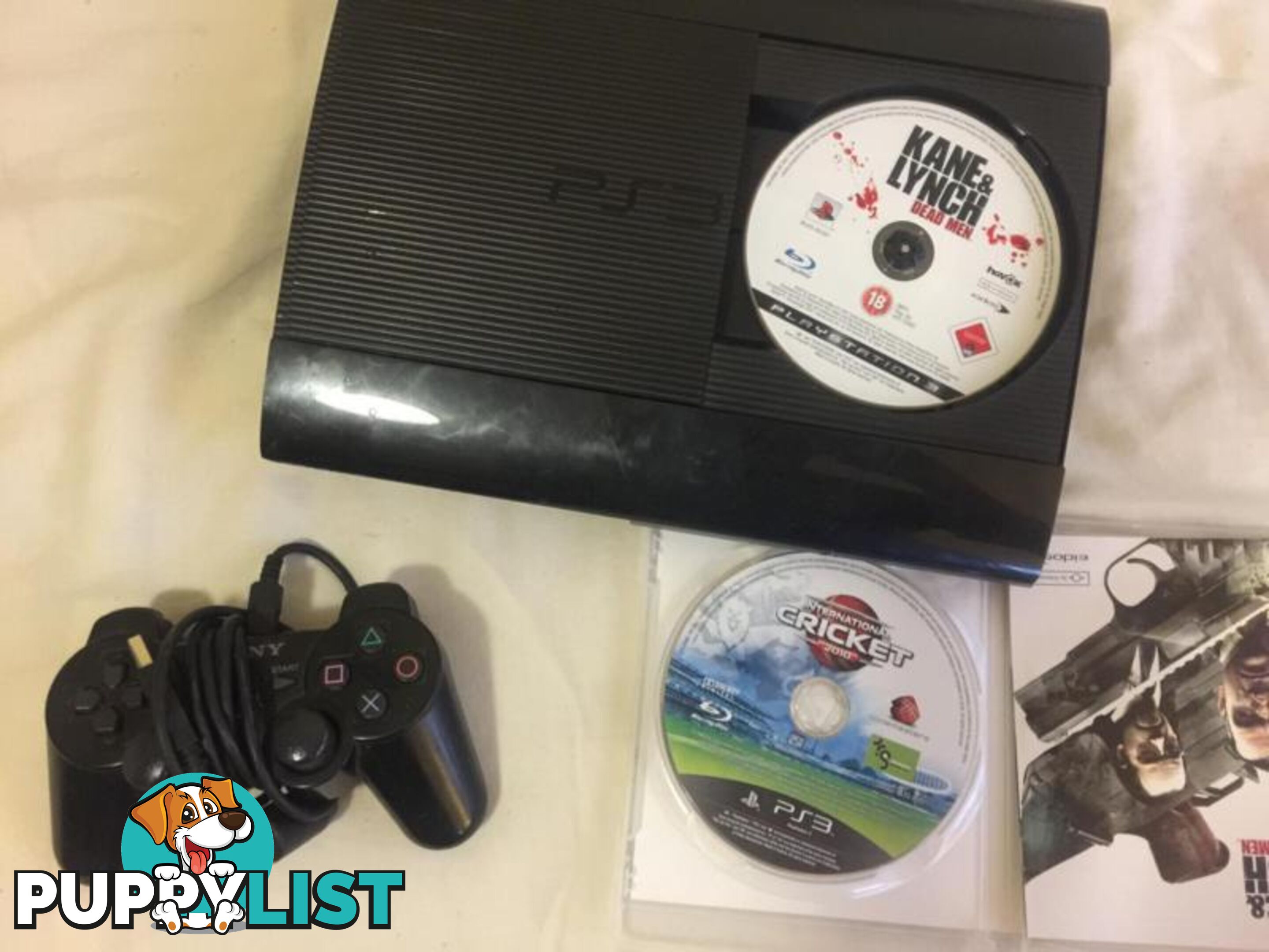 PS3 Super slim 500GB / 2 games / Controller