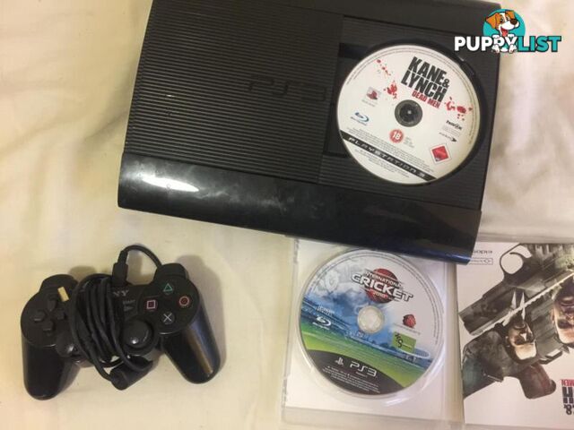 PS3 Super slim 500GB / 2 games / Controller