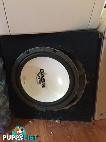 12" subwoofer in box Bass