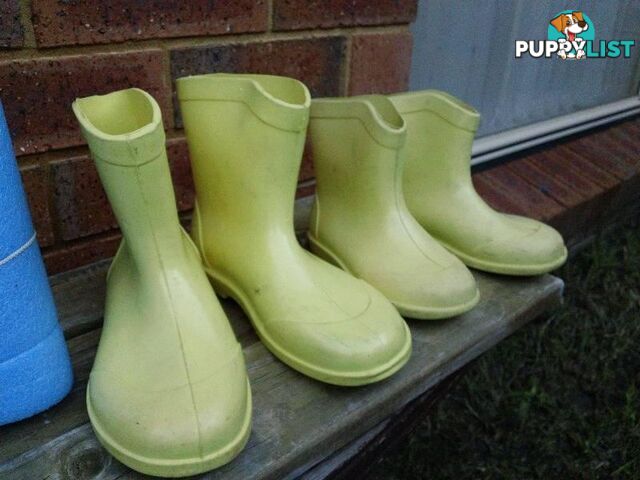 RUBBER GUMBOOTS