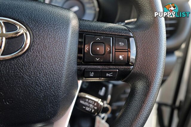 2024 TOYOTA HILUX   DUAL CAB
