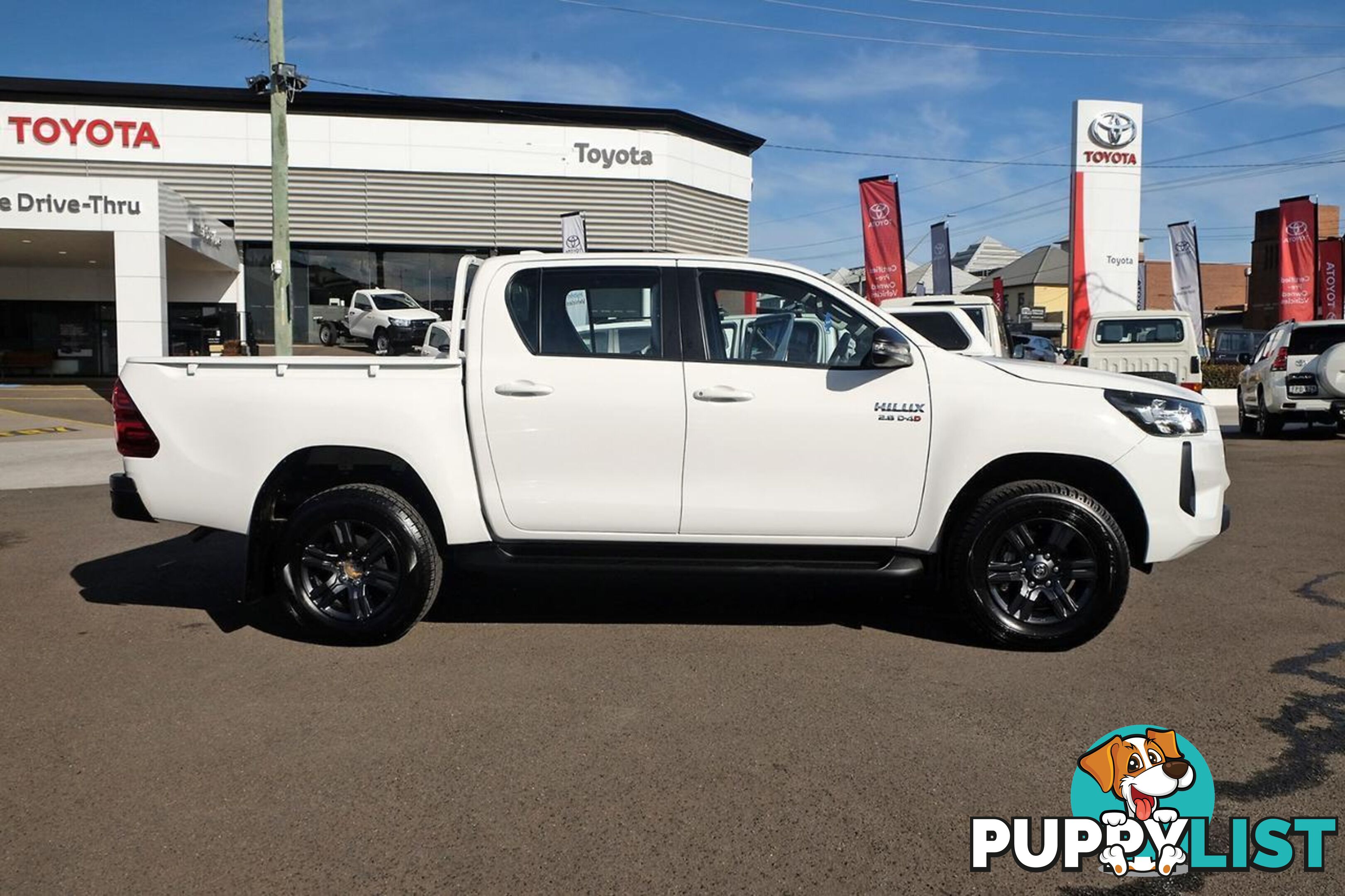 2024 TOYOTA HILUX   DUAL CAB