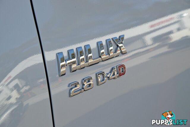2024 TOYOTA HILUX   DUAL CAB