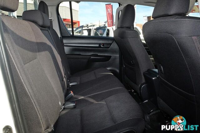 2024 TOYOTA HILUX   DUAL CAB