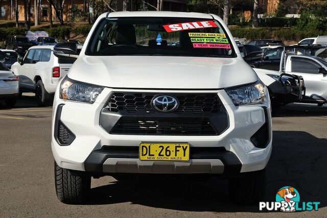 2024 TOYOTA HILUX   DUAL CAB