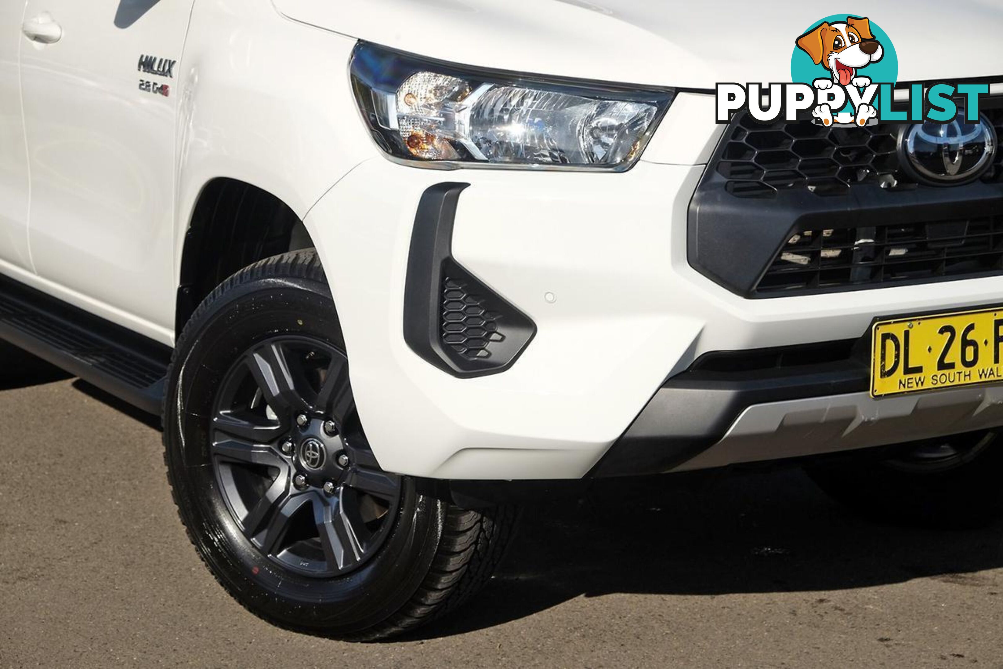 2024 TOYOTA HILUX   DUAL CAB