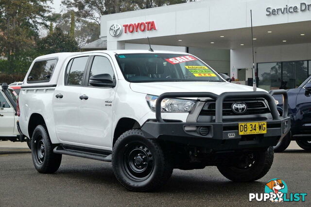 2021 TOYOTA HILUX   DUAL CAB