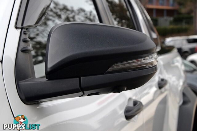 2023 TOYOTA HILUX   DUAL CAB