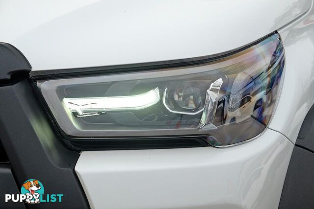 2023 TOYOTA HILUX   DUAL CAB