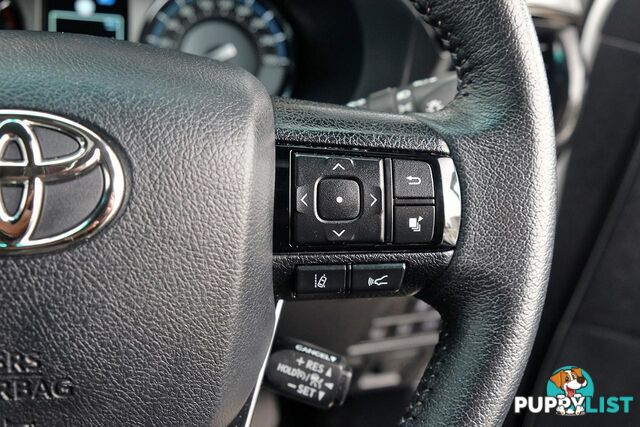 2023 TOYOTA HILUX   DUAL CAB