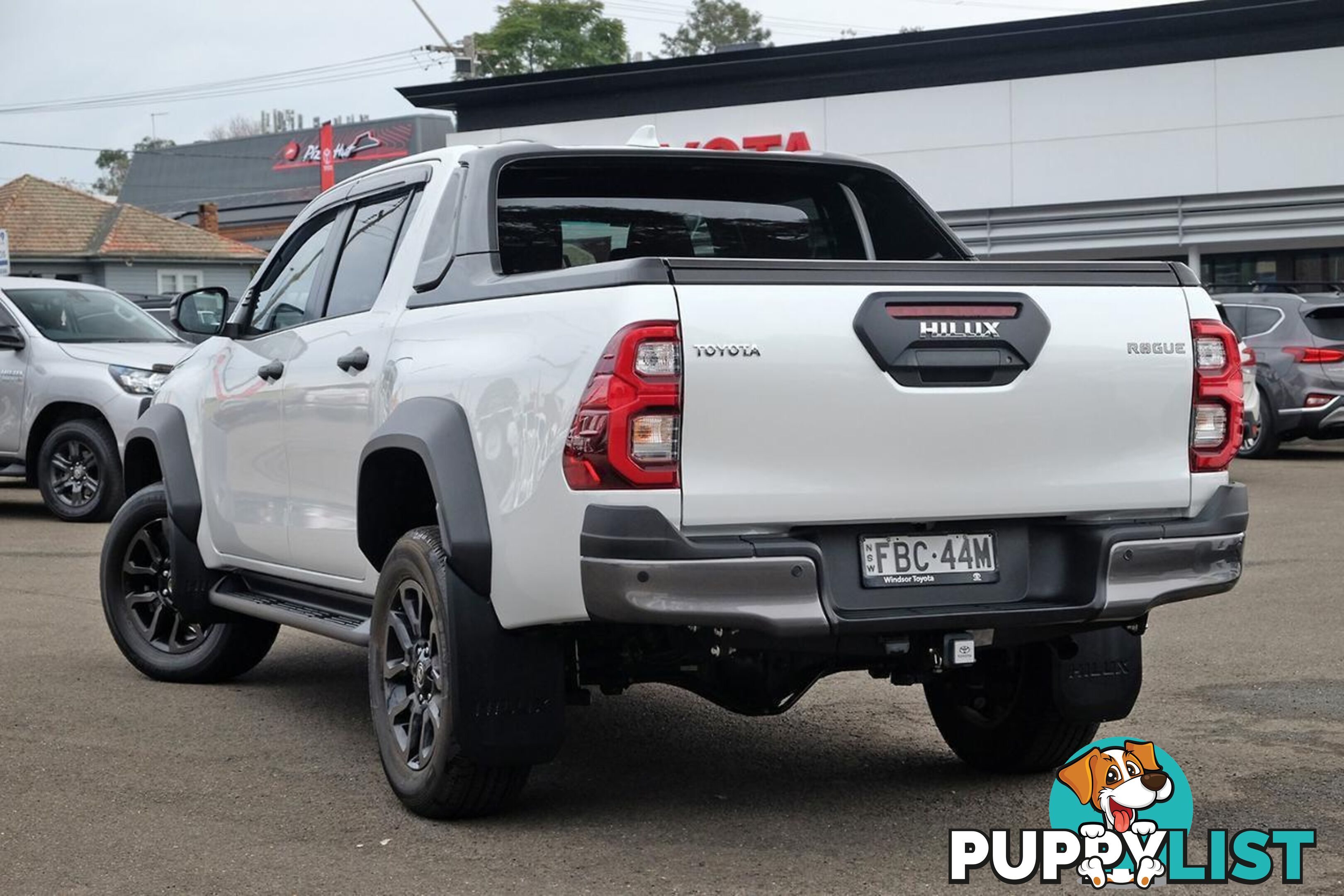 2023 TOYOTA HILUX   DUAL CAB