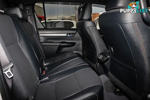 2023 TOYOTA HILUX   DUAL CAB