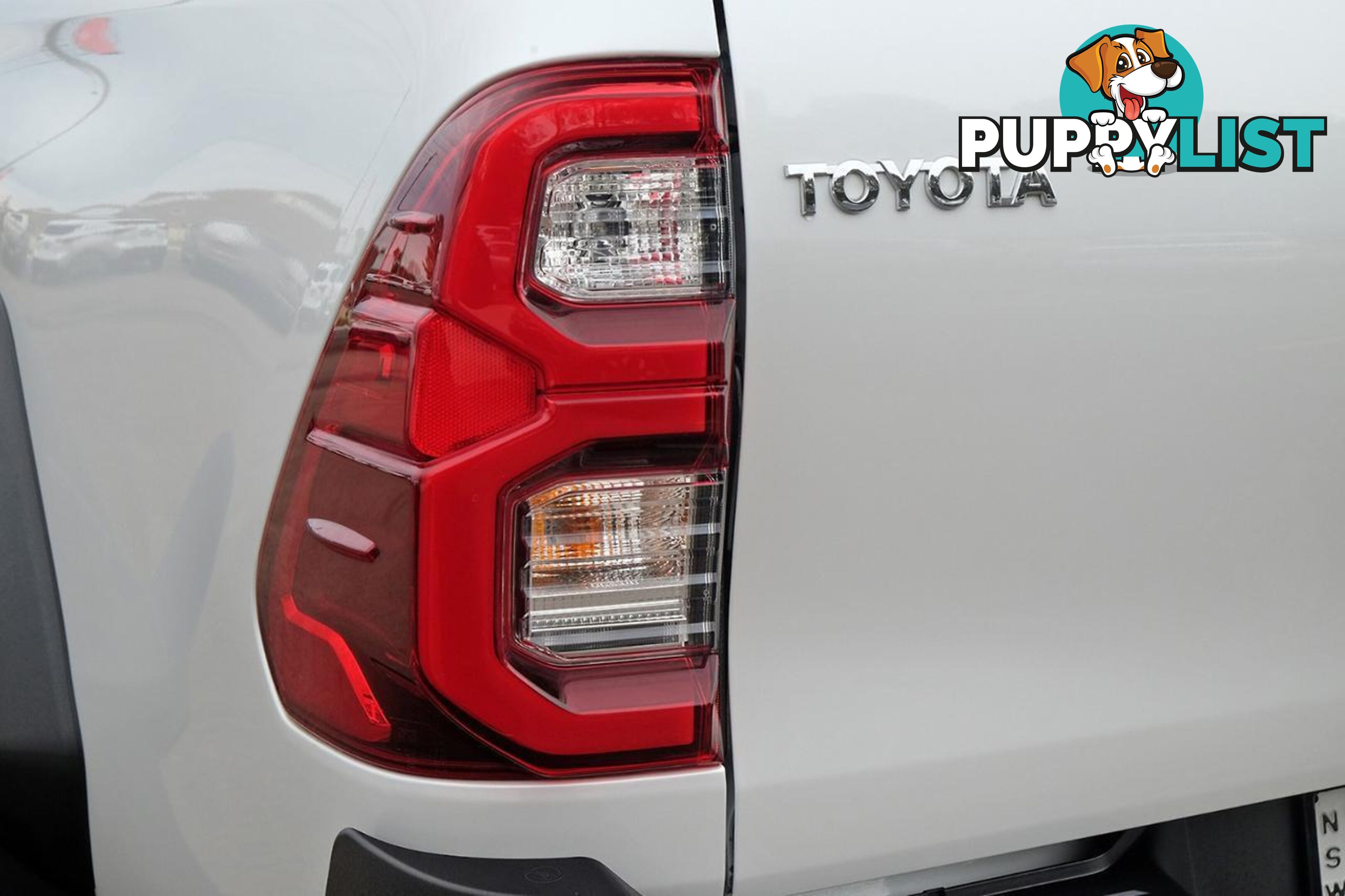 2023 TOYOTA HILUX   DUAL CAB