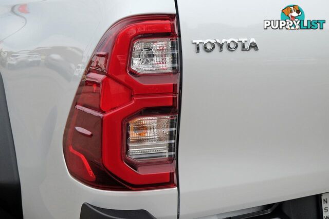 2023 TOYOTA HILUX   DUAL CAB