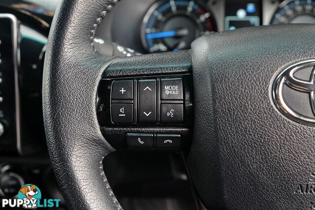 2023 TOYOTA HILUX   DUAL CAB