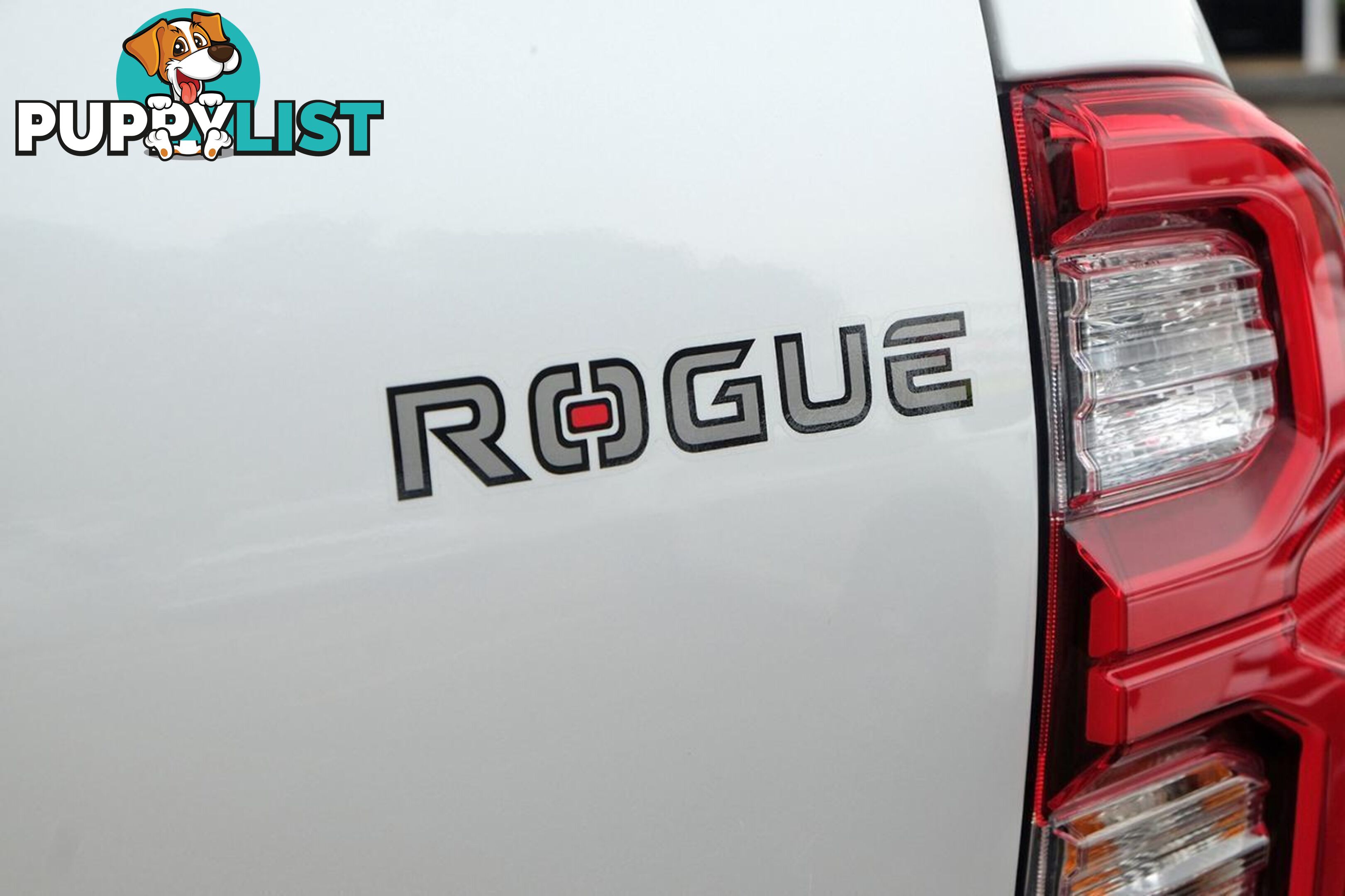 2023 TOYOTA HILUX   DUAL CAB