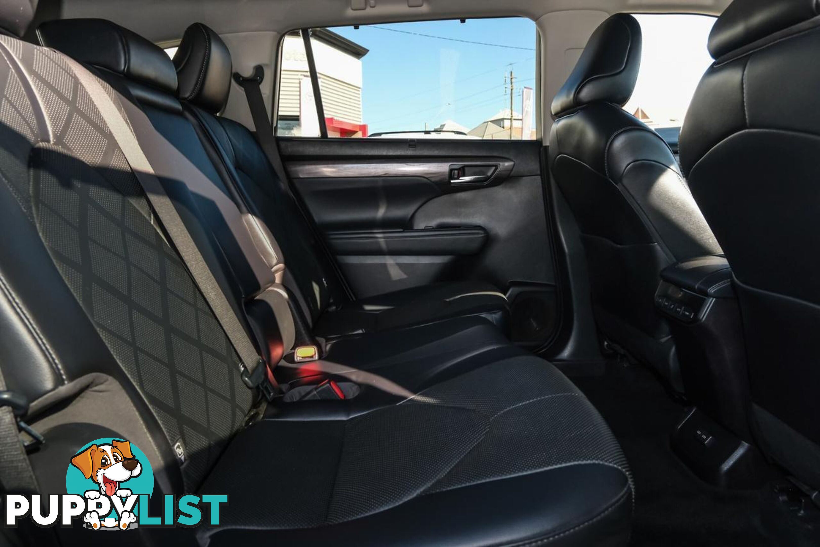 2022 TOYOTA KLUGER   SUV
