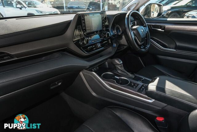 2022 TOYOTA KLUGER   SUV