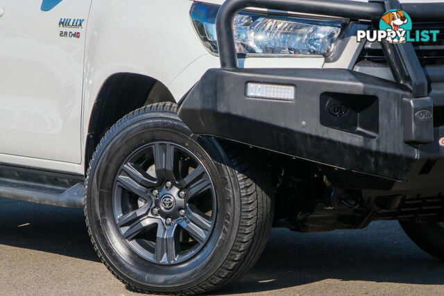 2023 TOYOTA HILUX   DUAL CAB