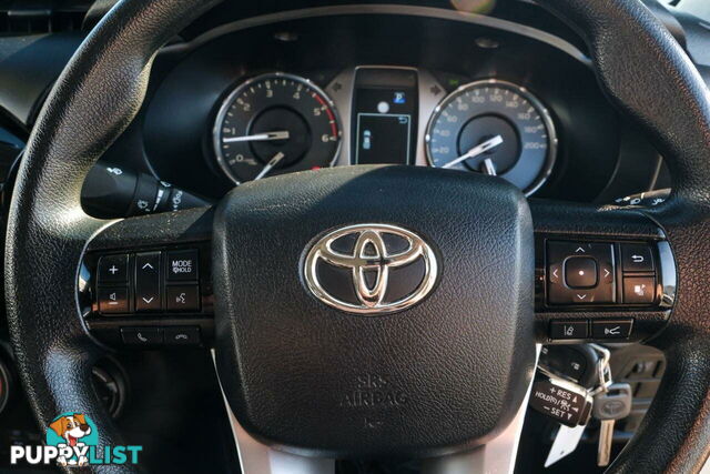 2023 TOYOTA HILUX   DUAL CAB