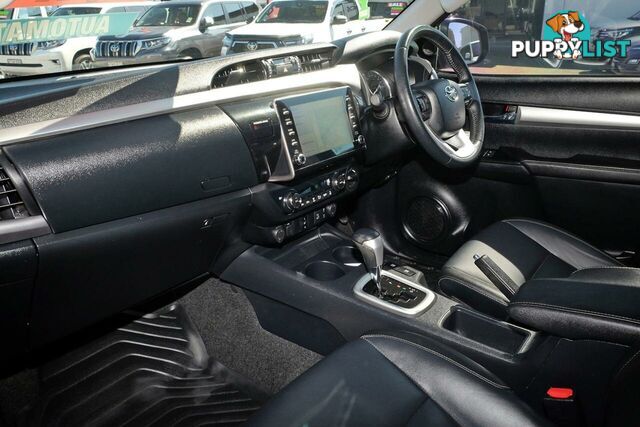 2021 TOYOTA HILUX   DUAL CAB