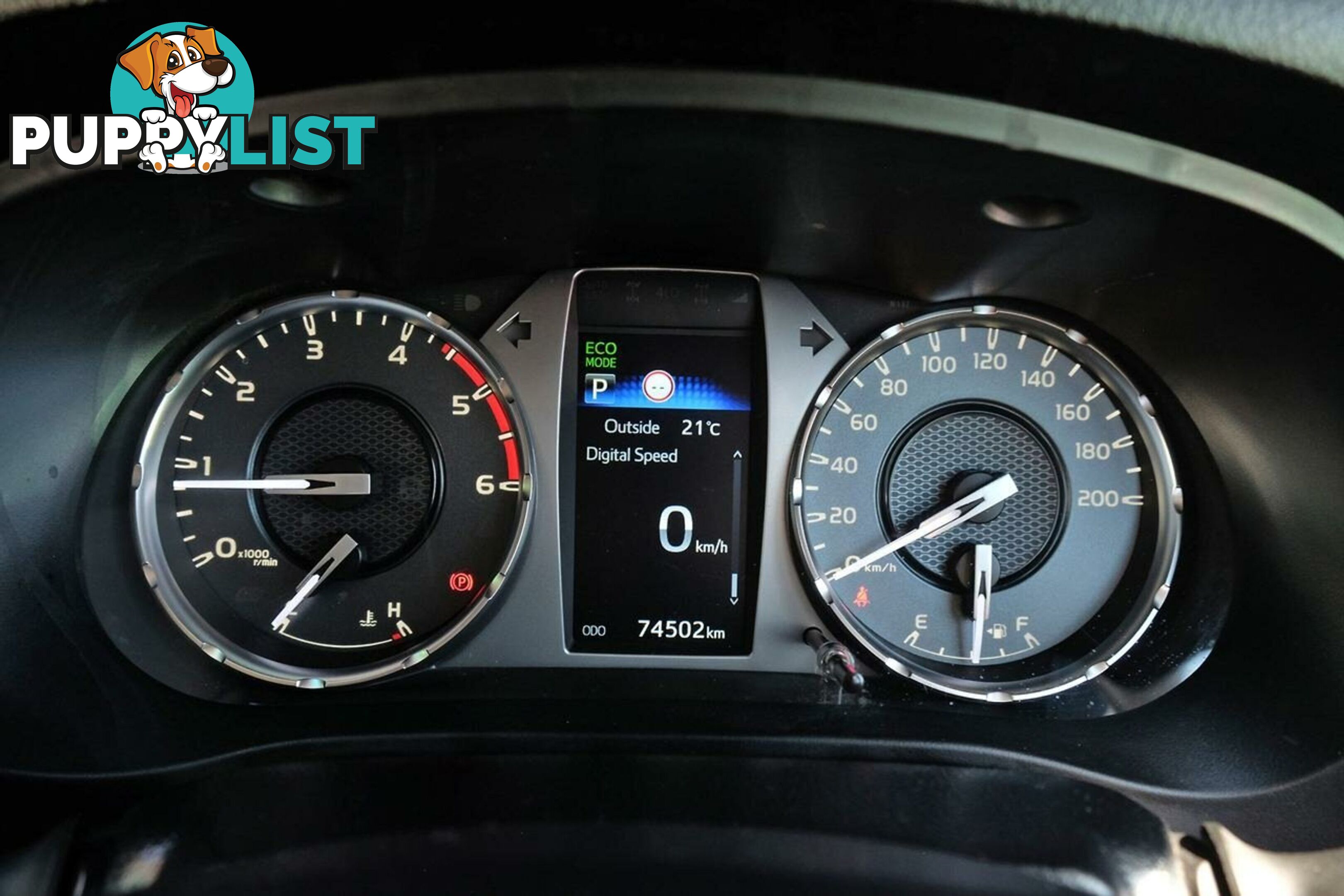 2021 TOYOTA HILUX   DUAL CAB