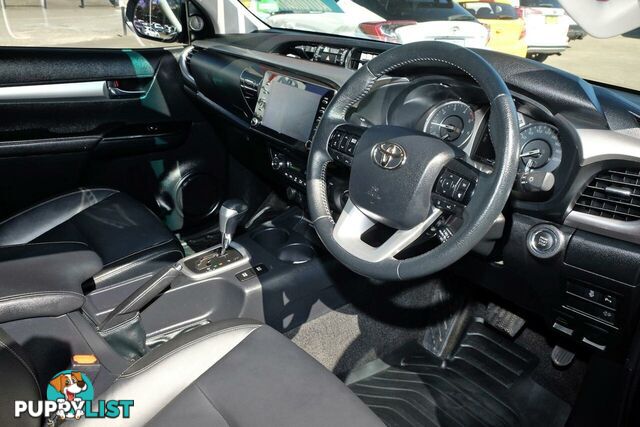 2021 TOYOTA HILUX   DUAL CAB
