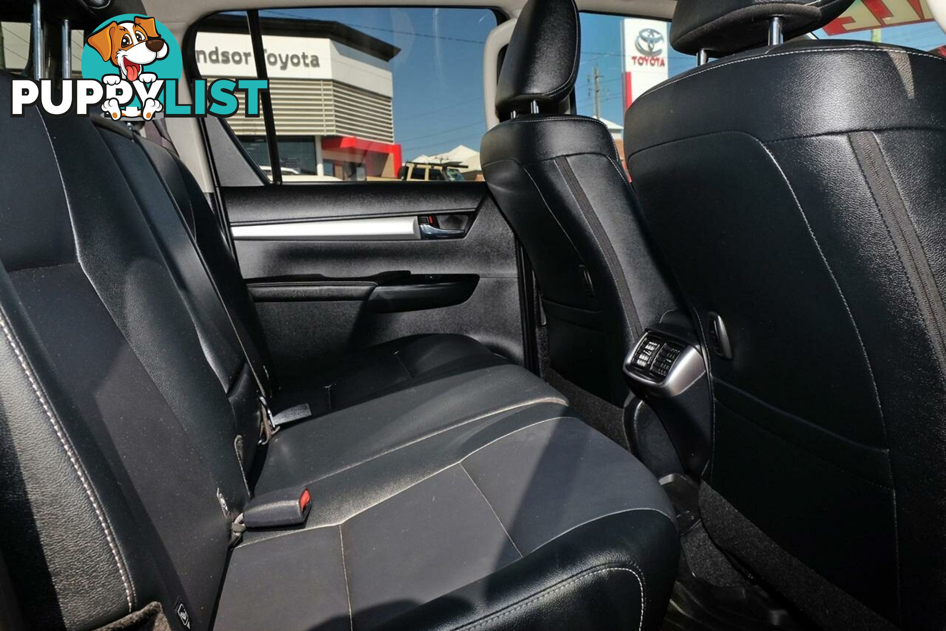 2021 TOYOTA HILUX   DUAL CAB