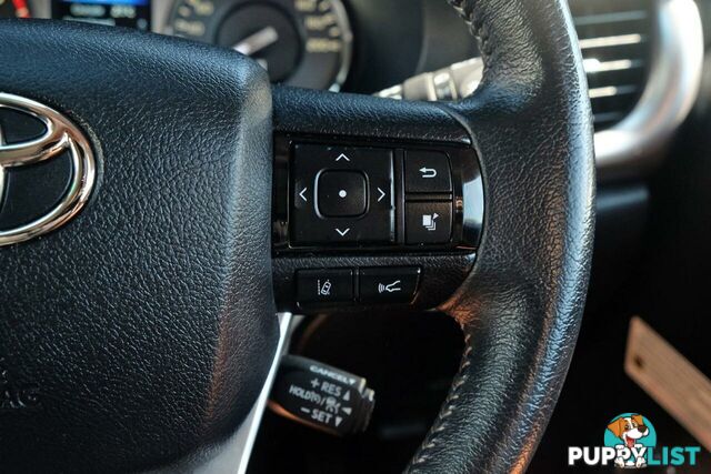 2021 TOYOTA HILUX   DUAL CAB