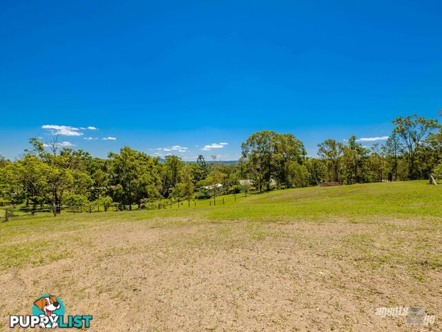 61 Watson Road SOUTHSIDE QLD 4570