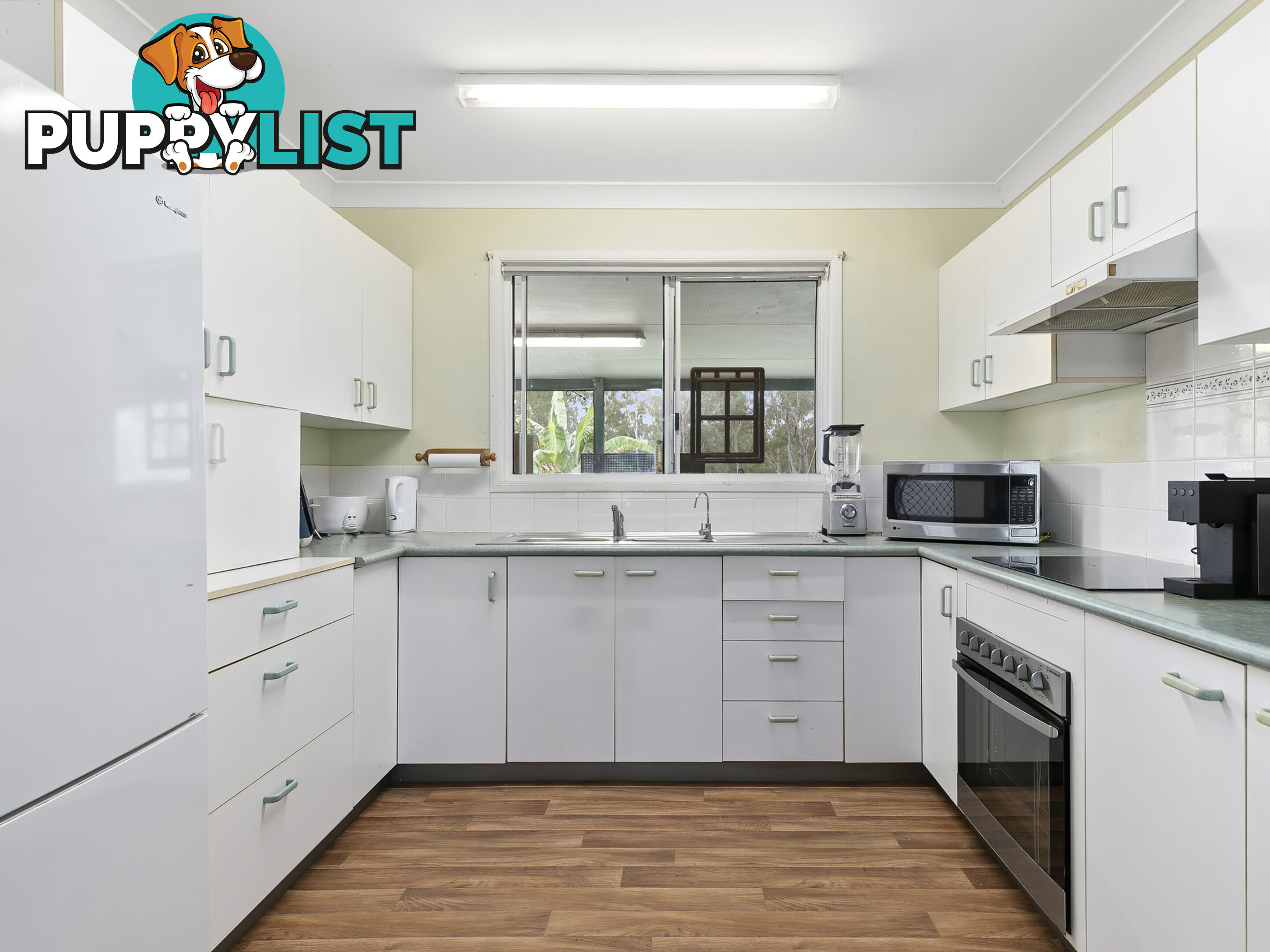 16 Varley Rd S Glenwood QLD 4570