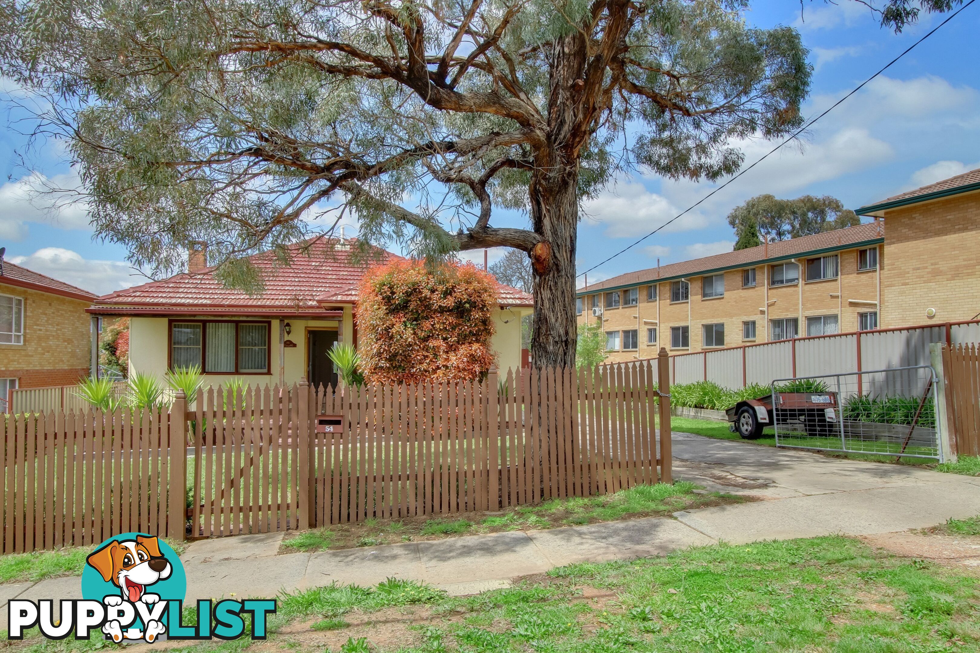 54 Crest Rd Crestwood NSW 2620