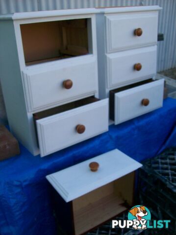 SET OF 2 BED CABINETS ...  shop clearance ,,,  NO OFFERS  ..   COLLECT YOUNG